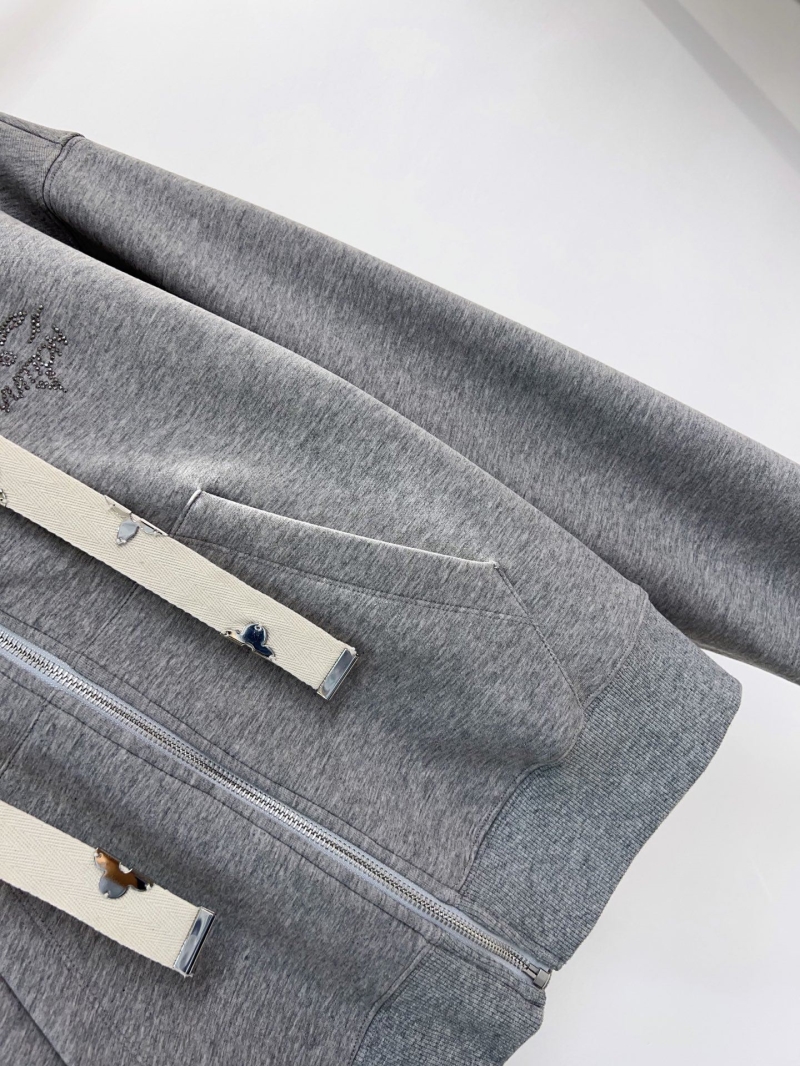 l0vis Vvtt0n outwear